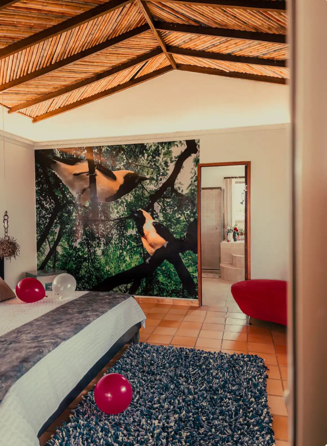 8 Schlafzimmer, Schreibtisch, Bügeleisen/Bügelbrett, Reisekinderbett