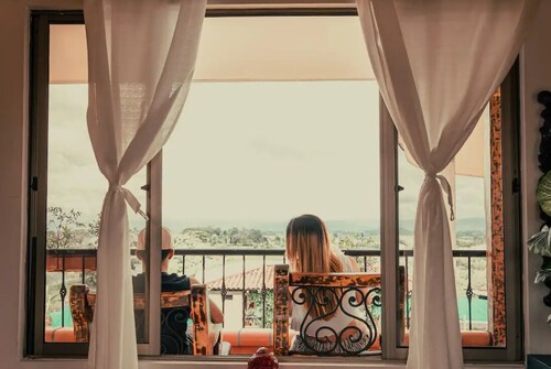 large villa with 8 luxury rooms, pool with lights, 3 hydrotherapy, gym, wifi !! 