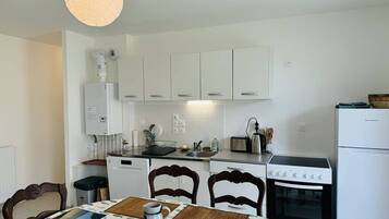 Fridge, oven, dishwasher, toaster