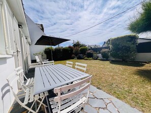 Outdoor dining - QUIBERON - Villa 5 rooms - 140m² - Close to the beach (QUIBERON)