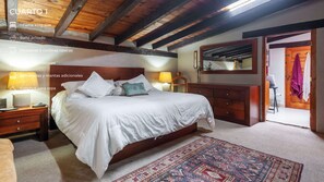 5 bilik tidur, ruang kerja komputer riba, seterika/papan seterika 