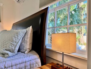 Bureau, fer et planche à repasser, Wi-Fi, literie fournie