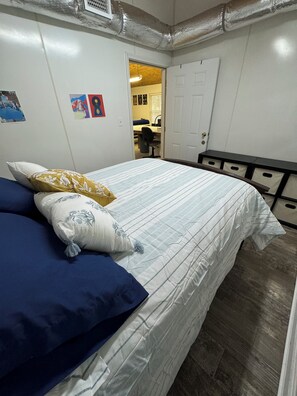 1 bedroom, WiFi, bed sheets