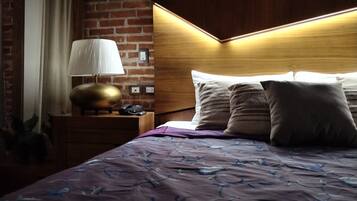 Habitación de lujo | Sábanas de algodón egipcio, ropa de cama de alta calidad y edredón