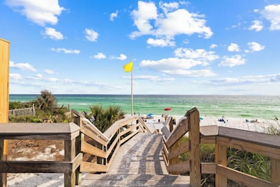 🦩Now Booking for Summer! Gulf Views ~ 2 Min to Beach ~ New Reno ~ Bikes, Beach Chairs, Toys🦩