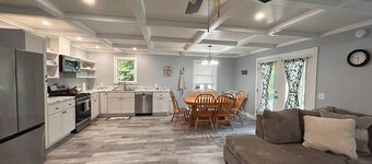 New Colonial One Mile from Camden Harbor