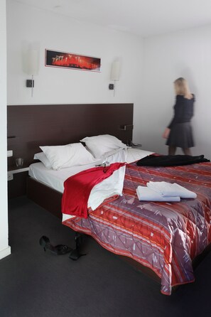 1 bedroom, in-room safe, free WiFi, bed sheets - Retraite 3 Mins du Centre Ville av/ Vue du Château (Carcassonne)