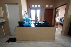 Family House | Private kitchen - Kingkost Tinosidin (Kasihan)