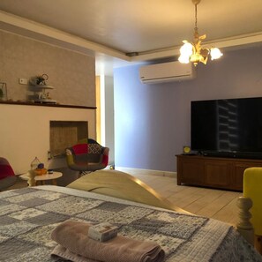 Interior - Cozy 1-bedroom apartment with AC and WiFi in pleasant Santiago de Surco (lima)