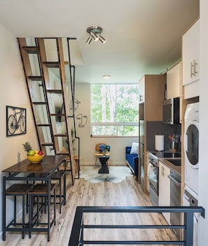 Fridge, microwave, oven, stovetop - "Sauna-fication" in West Seattle (Seattle)