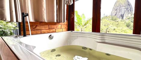 Luxury Bungalow, Mountain View | 1 bedroom, laptop workspace, blackout drapes, free WiFi