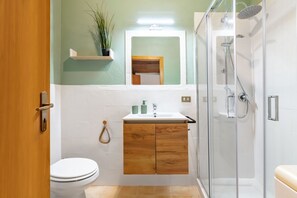 Dusche, Haartrockner, Bidet