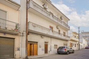 Exterior - GuestHost - Classic Home - Easy Comfort 10 minutes from the sea (Carovigno)