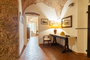 Interior - GuestHost - Livorno Central and Stylish Apartment (Livorno)