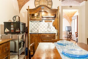 Dining - GuestHost - Livorno Central and Stylish Apartment (Livorno)