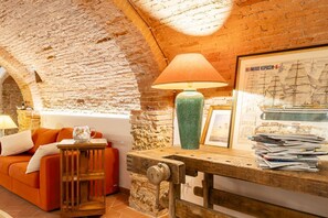 Interior - Livorno Central and Stylish Apartment (Livorno)