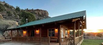 The Peacemaker Cabin: Cozy cabin in enjoyable Apple Valley with AC