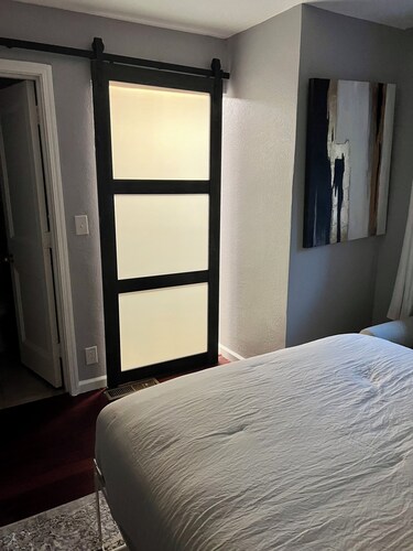 Luxury studio in Walnut Creek 