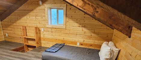 2 chambres, coffres-forts dans les chambres, draps fournis