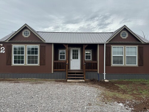 Cozy cabin near Medicine Park  with AC, WiFi