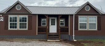 Cozy cabin near Medicine Park  with AC, WiFi