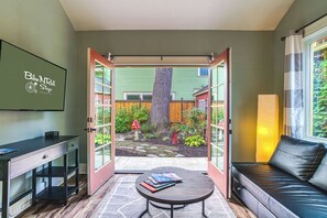 Smart-TV, bøker og PC-skjermer