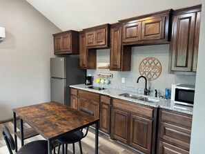 Private kitchen - Cozy cabin near Medicine Park with WiFi, AC (Lawton)