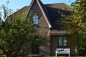 Exterior - Holiday Home Gray Seal (Midlum)