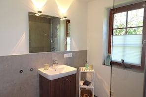 Bathroom - Holiday Home Gray Seal (Midlum)