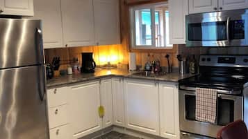 Fridge, cookware/dishes/utensils, spices