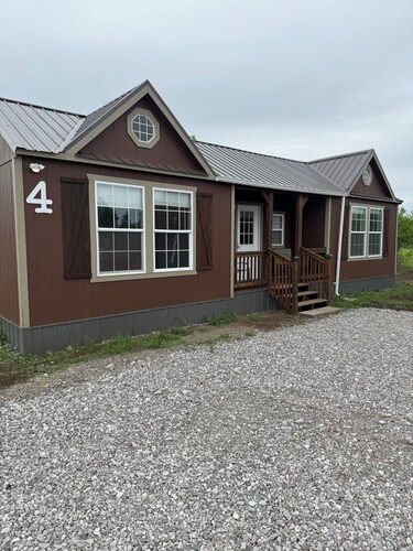 Cozy cabin near Medicine Park with WiFi, AC 