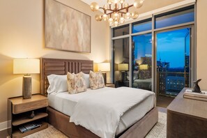 3 habitaciones, escritorio, tabla de planchar con plancha y wifi gratis 