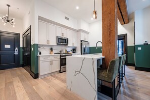 Fridge, microwave, oven, stovetop - Newly Furnished Spacious Downtown 2BD Condo Private Terrace, Near Everything, Gym Pool Gameroom (New Orleans)