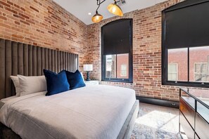 2 habitaciones, tabla de planchar con plancha y cuna de viaje 