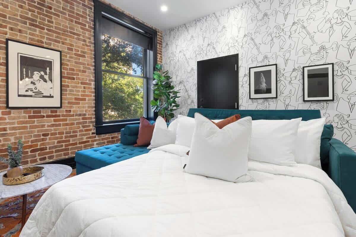 2 bedrooms, iron/ironing board, free WiFi, bed sheets
