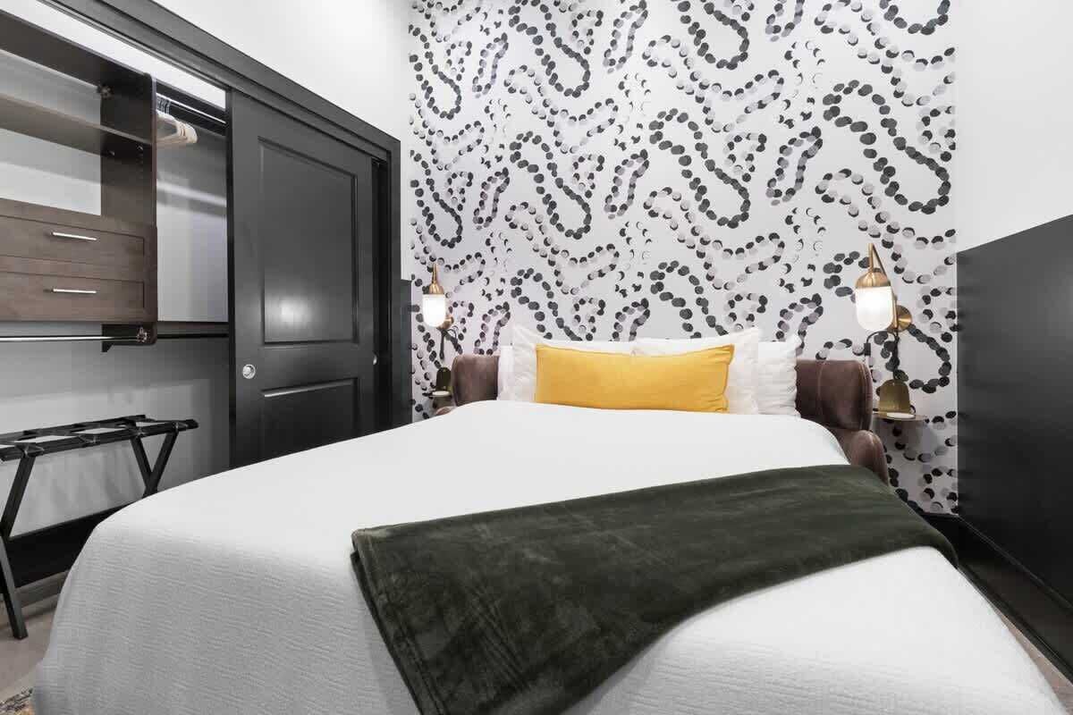 2 bedrooms, iron/ironing board, travel cot, free WiFi