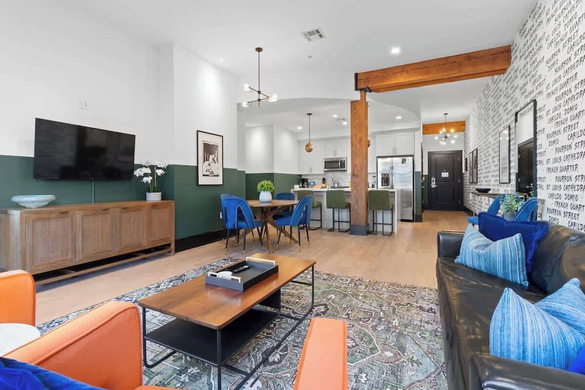 TV connectée, baby-foot, table de tennis de table, chaîne hi-fi