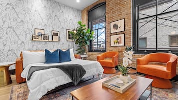 2 bedrooms, iron/ironing board, travel crib, free WiFi