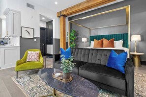1 habitación, tabla de planchar con plancha, wifi gratis y ropa de cama 