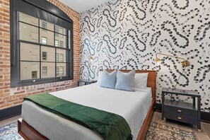 2 bedrooms, iron/ironing board, travel cot, free WiFi