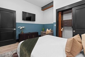 4 bedrooms, iron/ironing board, free WiFi, bed sheets