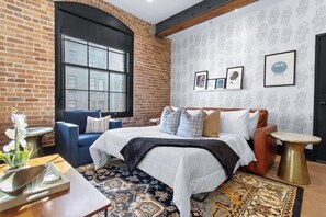 4 habitaciones, tabla de planchar con plancha y wifi gratis 
