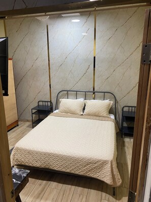 1 chambre, fer et planche à repasser, Wi-Fi, draps fournis