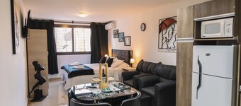 Lovely One Bedroom Apartment in the City Core!