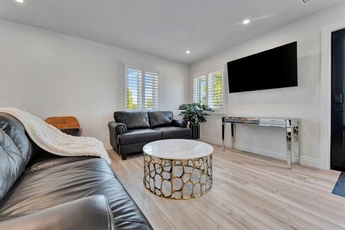 NEW! Luxury 3BR - 5 minutes to Port Dover Beach