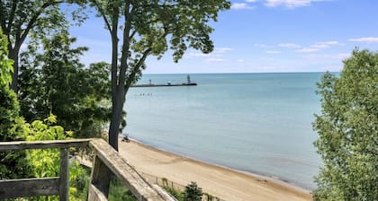 NEW! Luxury 1BR - 5 minutes to Port Dover Beach