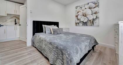 NEW! Luxury 1BR - 5 minutes to Port Dover Beach