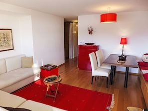TV, lareira, DVD player