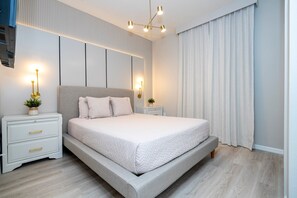 8 bedrooms, iron/ironing board, travel cot, free WiFi - 8848 BC - Luxurious 8BR Villa with Private Pool & Spa at Windsor at Westside Resort (Kissimmee)