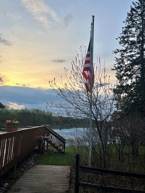 Property grounds - Cozy queen bed in main Resort Lodge (Wirt)